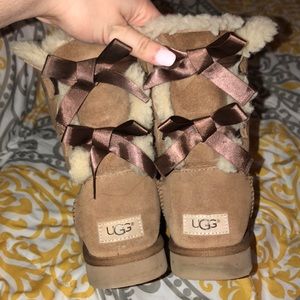 Bailey Bow Brown Uggs 💕